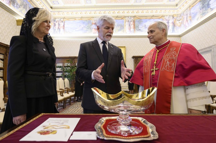 FOTO: Petr Pavel a Eva Pavlová se setkali s papežem. – stránka 13