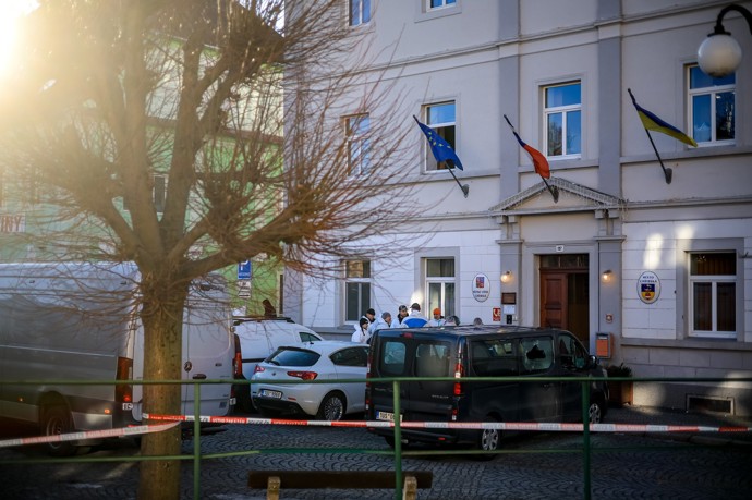 FOTO: Budova úřadu v Chřibské. – stránka 8