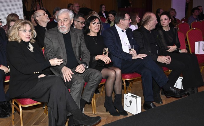 FOTO: Módní přehlídka Martiny Pipkové Loudové. – stránka 8