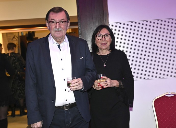 FOTO: Přišly i známé páry. – stránka 5