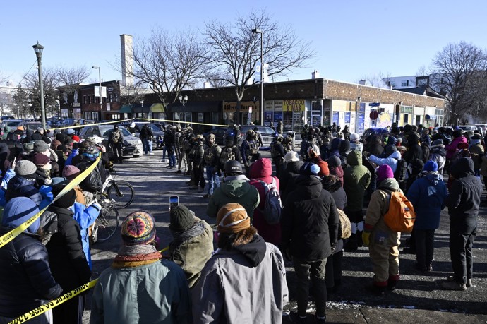 FOTO: V Monneapolis se konají rozdáhlé protesty proti raziiím ICE. – stránka 4