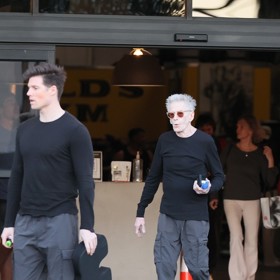 Jeho přítelem je už přes deset let model Kevin Baker, se kterým si nedávno vyrazil do fitka. Dokonce se sladili oblečením.