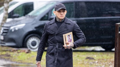 FOTO: Gábor Boráros přišel na pohřeb s fotografií v rámečku.