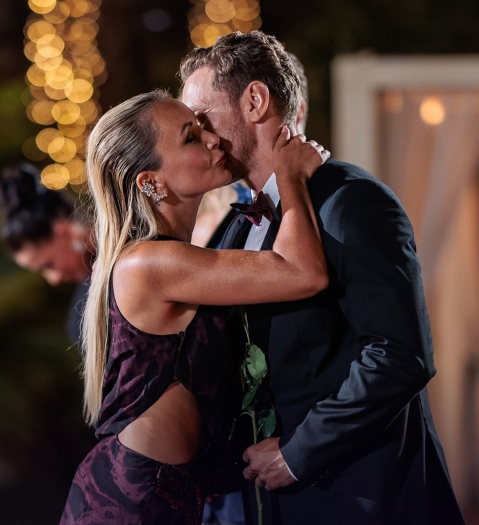 FOTO: Šárka Peková při ceremoniálu růží. – stránka 2