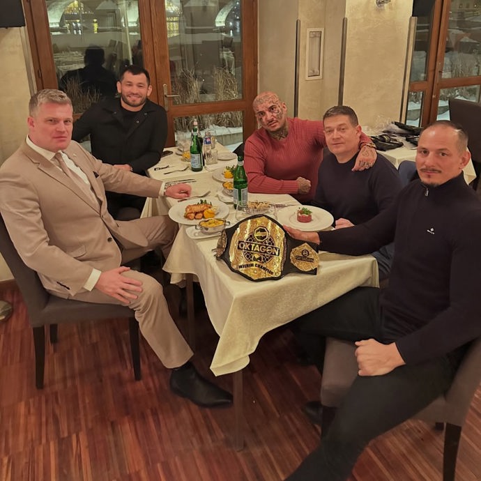 FOTO: Filip Turek na večeři s Patrikem Nacherem a Makhmudem Muradovem. – stránka 10