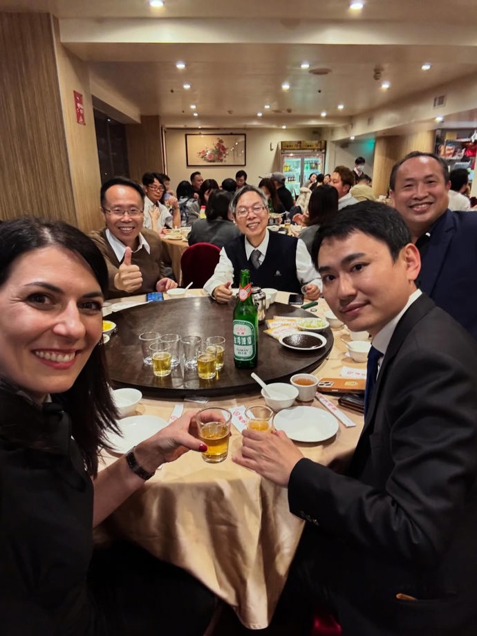 FOTO: Markéta Pekarová Adamová si připíjí na Tchaj-wanu.