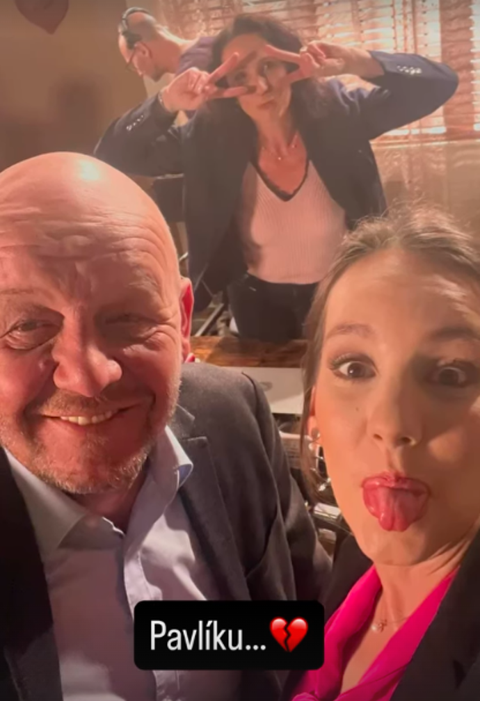FOTO: Podobně jako ostatní Míša Tomešová sdílela veselou vzpomínku. – stránka 11