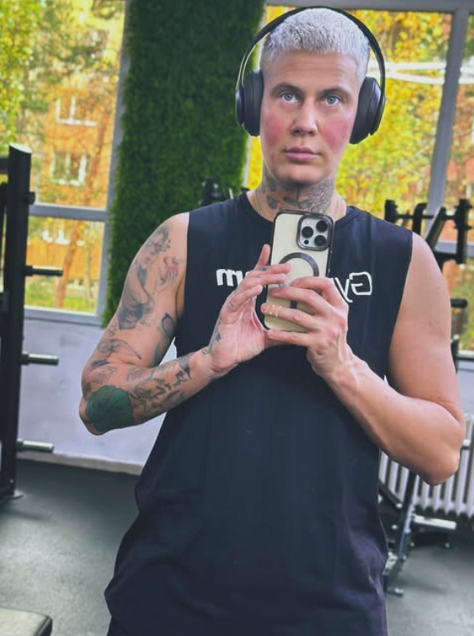 FOTO: Nikola Němcová na sobě maká v posilovně. – stránka 4