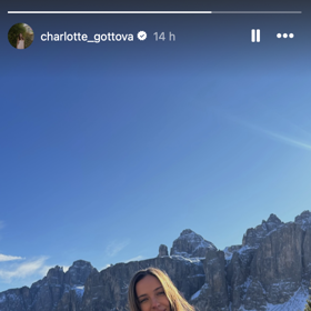 Charlotte Gottová tráví čas na horách.