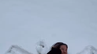 FOTO: Její pejsek jí, ale ani chvíli nenechal v klidu.