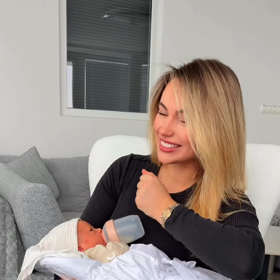 Natálie se pochlubila dárkem za porod.