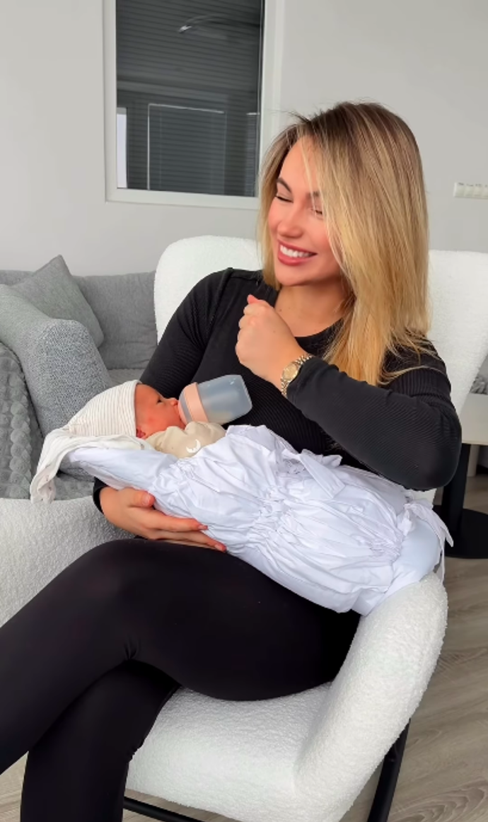 FOTO: Natálie se pochlubila dárkem za porod. – stránka 3