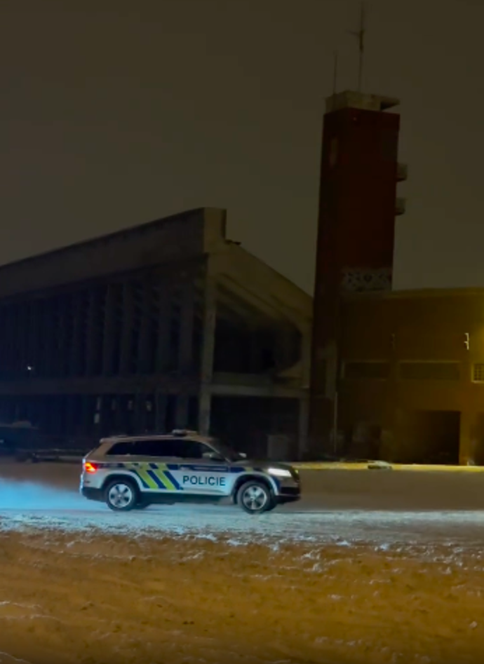 FOTO: Na sociálních sítích sklízejí kritiku. – stránka 12