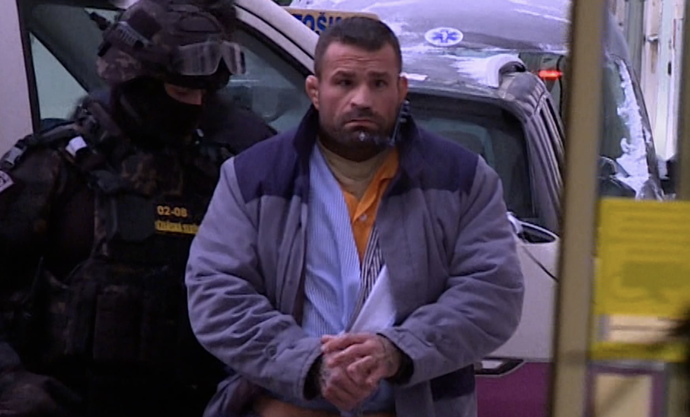 FOTO: Karlos Vémola ve vězeňské nemocnici. – stránka 3