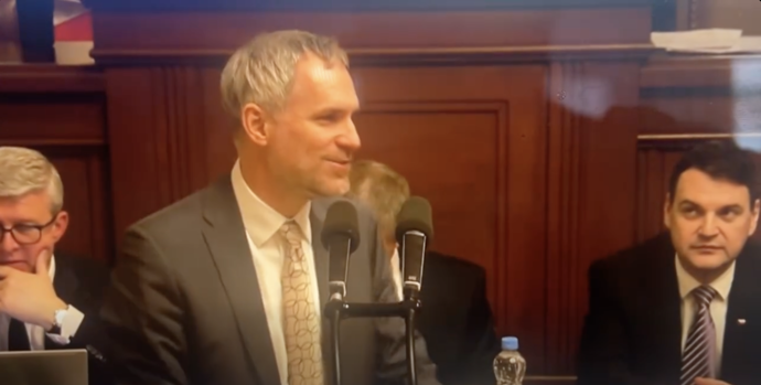 FOTO: Hřib z toho měl srandu, Macinka očividně ne.