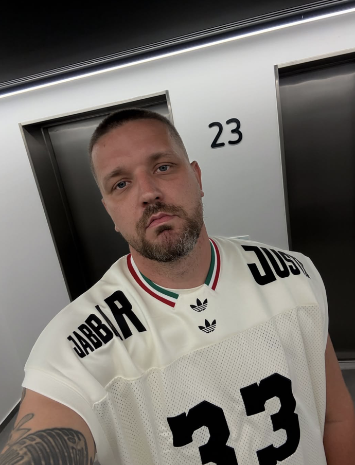 FOTO: Slovenský moderátor a hypeman Osťo. – stránka 4