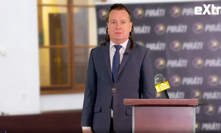  To byl zase týden 138: Bartoš předvedl chůzi pozpátku a politoval Hřiba