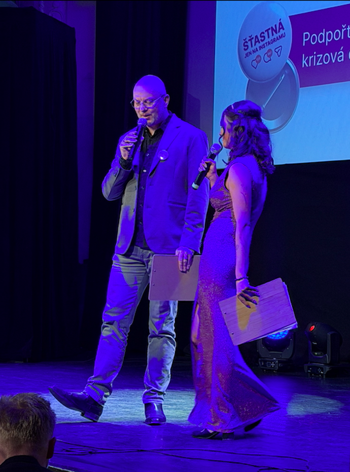 FOTO: Kniha má být definitivní tečkou. – stránka 7