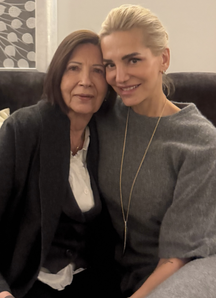 FOTO: Dara Rolins ukázala svou krásnou maminku. – stránka 1