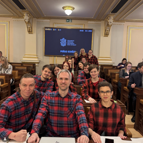 Piráti ve Sněmovně.