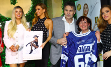 Pohublá Lela v minišatech, Jágr s dresem či Beránek s Kačenkou. Verešová pokřtila kalendář 