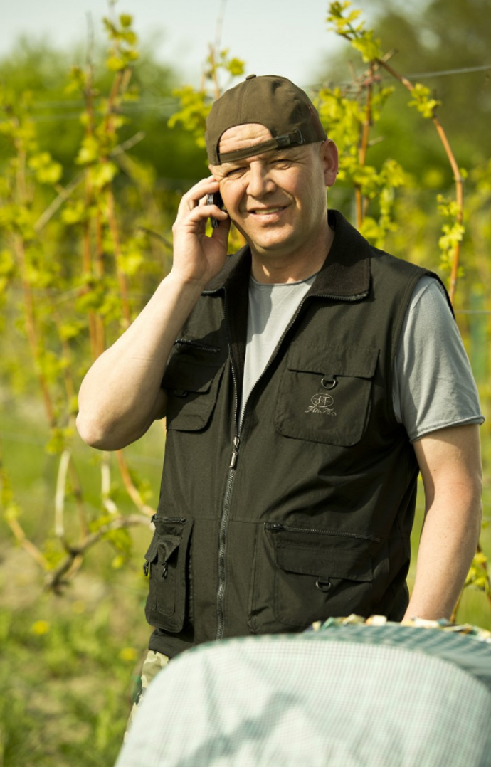 FOTO: Pavel Nečas si ve Vinařích zahrál policistu Páťu. – stránka 143