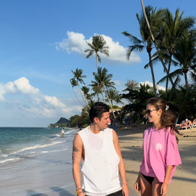 Andrea Bezděková s partnerem na dovolené.