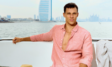 Adrian Chabada žije v Dubaji. 