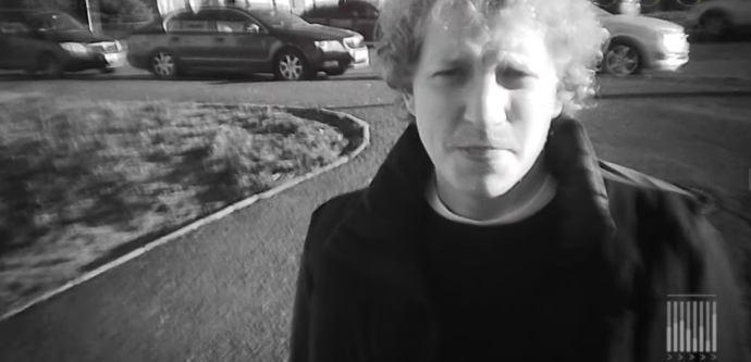 FOTO: Filip Gedeon byl zachycen skrytou kamerou. – stránka 4