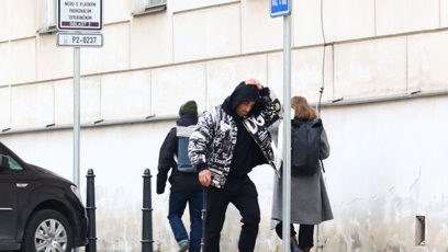 FOTO: Karlos Vémola má po svém propuštění z vazby plno zařizování.