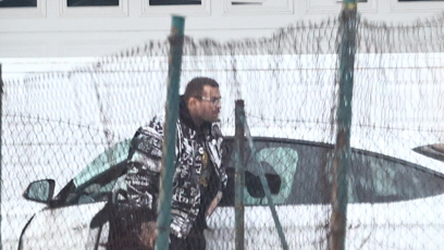 FOTO: Karlos Vémola měl brýle na řízení.