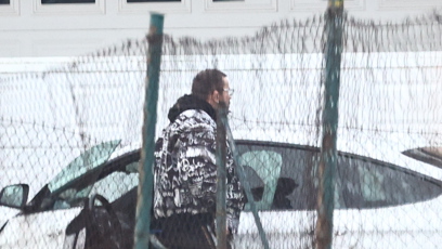 FOTO: Karlos Vémola má po svém propuštění z vazby plno zařizování.