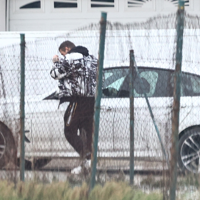 FOTO: Karlos Vémola má po svém propuštění z vazby plno zařizování. – stránka 41