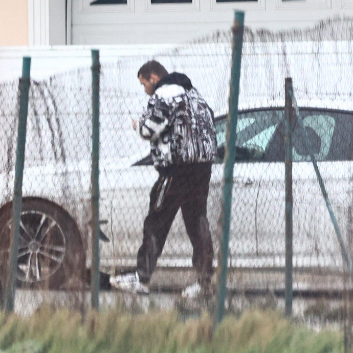 FOTO: Karlos Vémola má po svém propuštění z vazby plno zařizování. – stránka 40