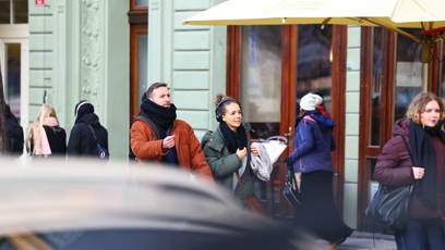 FOTO: Lucie Vondráčková zachycena v centru Prahy s Williamem Valeriánem.