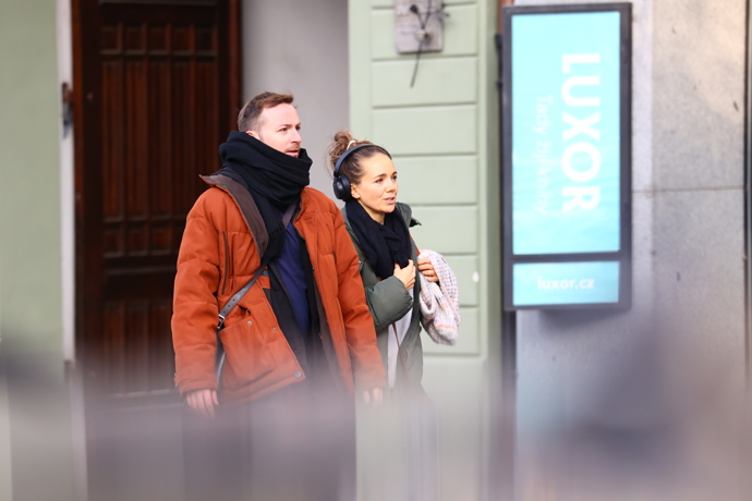 FOTO: Lucie Vondráčková po boku Williama Valeriána. – stránka 1