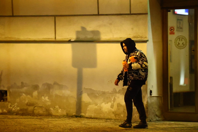 FOTO: Karlos Vémola byl propuštěn z vězení na kauci. – stránka 25