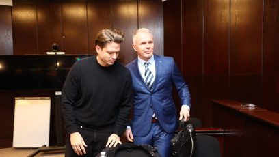 FOTO: Ondřej Brzobohatý opět stanul před soudem kvůli spolu s Taťánou Kuchařovou.