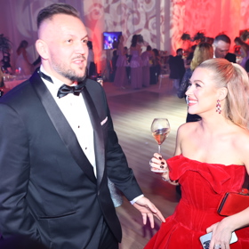 Dominika Myslivcová z nového partnera nespustila oči.