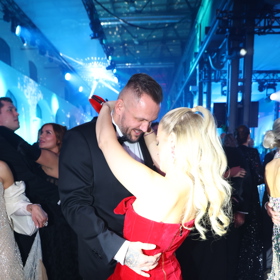 Společný tanec nemohl chybět.