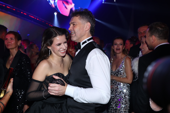 FOTO: Jaromír Jágr s Dominikou byli veselá kopa. – stránka 38