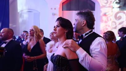 FOTO: Jaromír Jágr s Dominikou na plese.