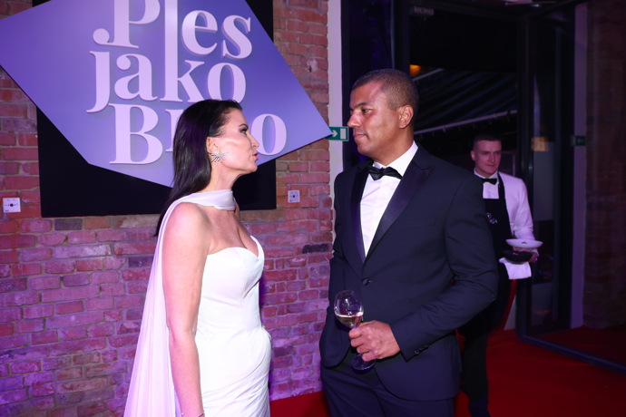 FOTO: Rey Koranteng a Gabriela Partyšová. – stránka 1