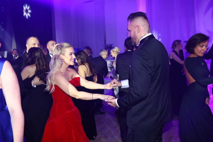 FOTO: Dominika Myslivcová tančí s novým partnerem. – stránka 10