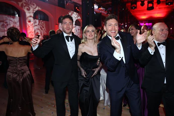 FOTO: Pavla Vaníčková, Martin Dubovický a Mirek Dubovický. – stránka 9