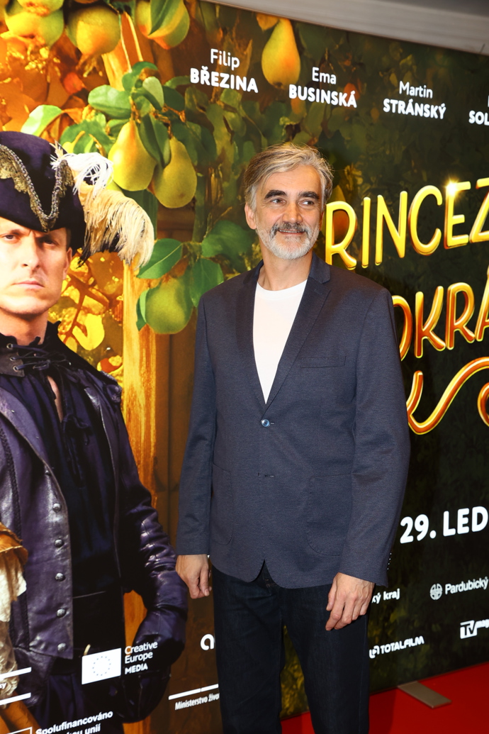 FOTO: Martin Myšička vypadá stále skvěle. – stránka 58