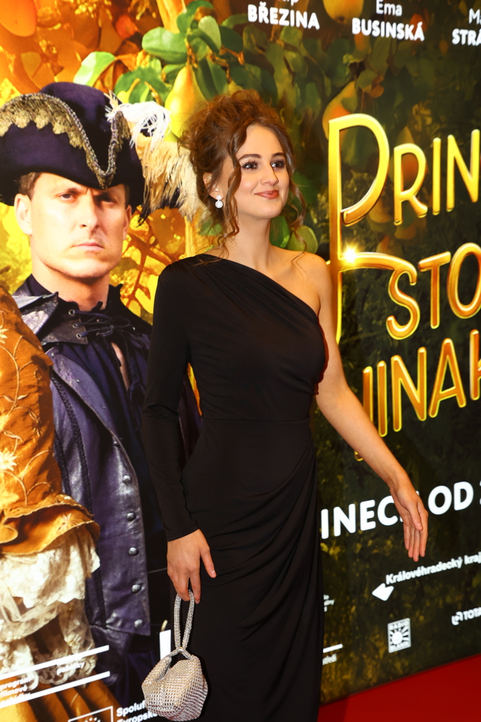 FOTO: Herečka Michaela Petřeková. – stránka 55