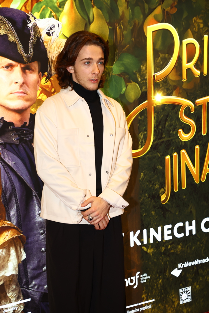 FOTO: Herec Tomáš Weber. – stránka 51