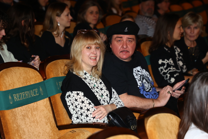 FOTO: Dorazil také Samir Hauser. – stránka 21