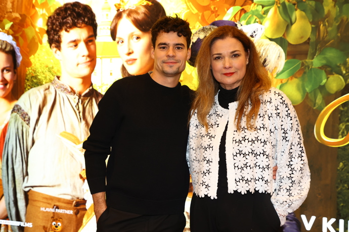 FOTO: Marina Preissová s Filipem Březinou. – stránka 7